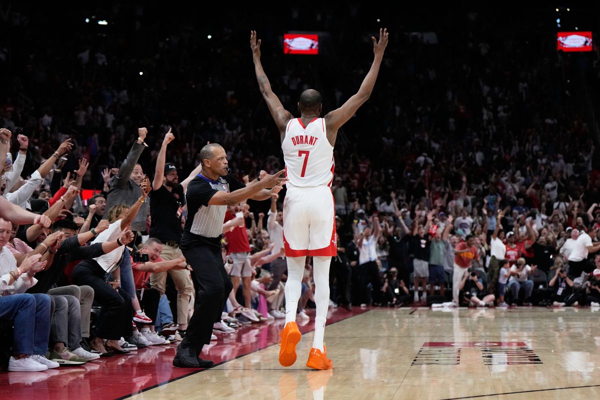 Durant passes Jordan, then Thompson tips in the winner in Rockets’ 123 ...