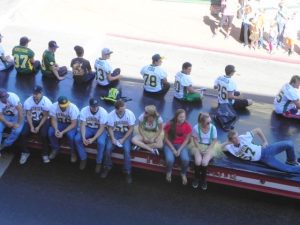 Sonora’s Homecoming Parades Down Washington Street