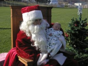 Santa Fly-In Draws Hundreds To Standard Park