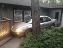 Car hits building in Twain Harte