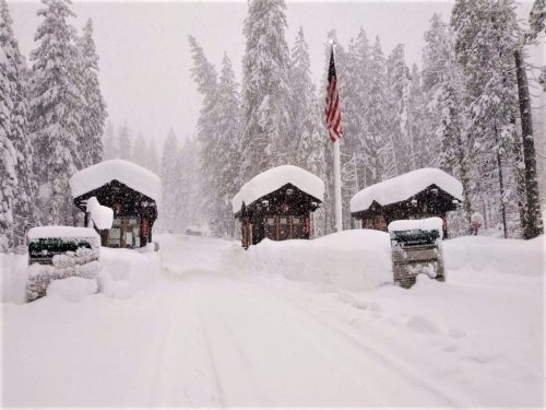 Snow at Yosemite gates
