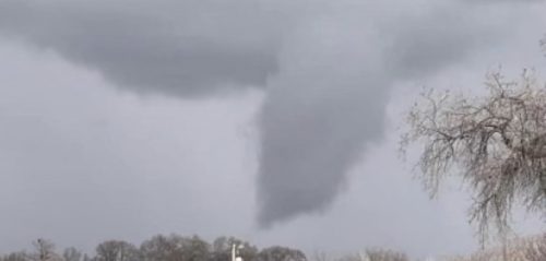 Possible funnel cloud sighted from Chinese Camp looking toward Jamestown