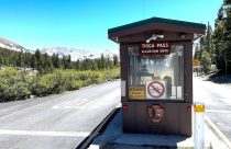 Highway 120 Tioga Pass Yosemite entrance gate