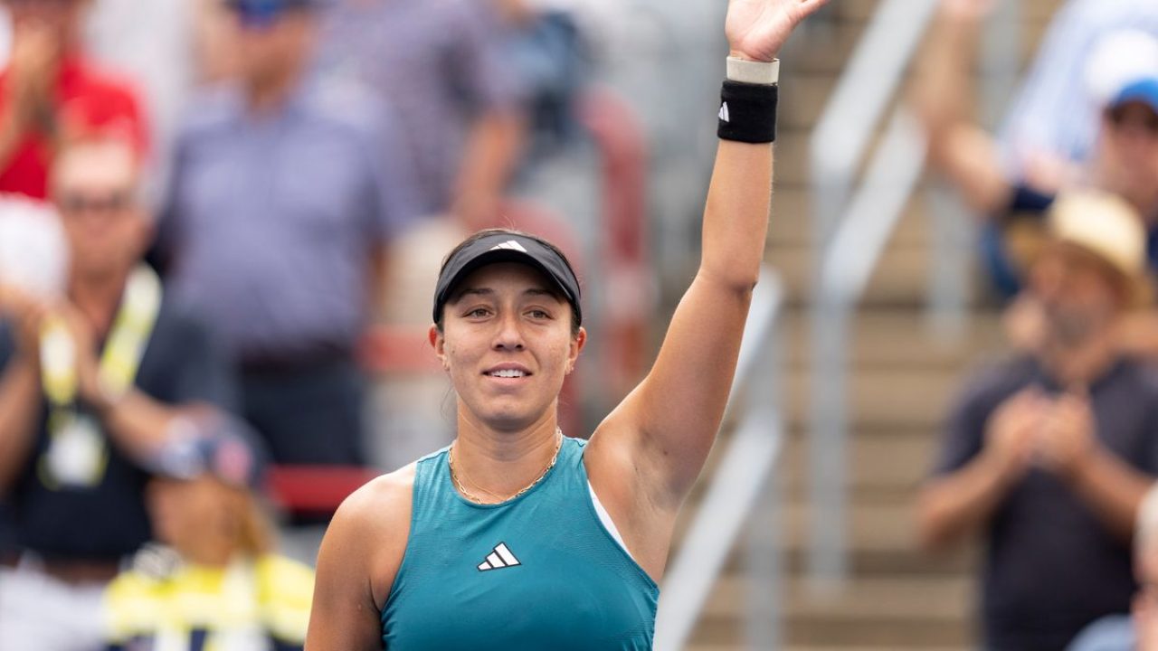 American Jessica Pegula beats top-ranked Iga Swiatek to reach Montreal final