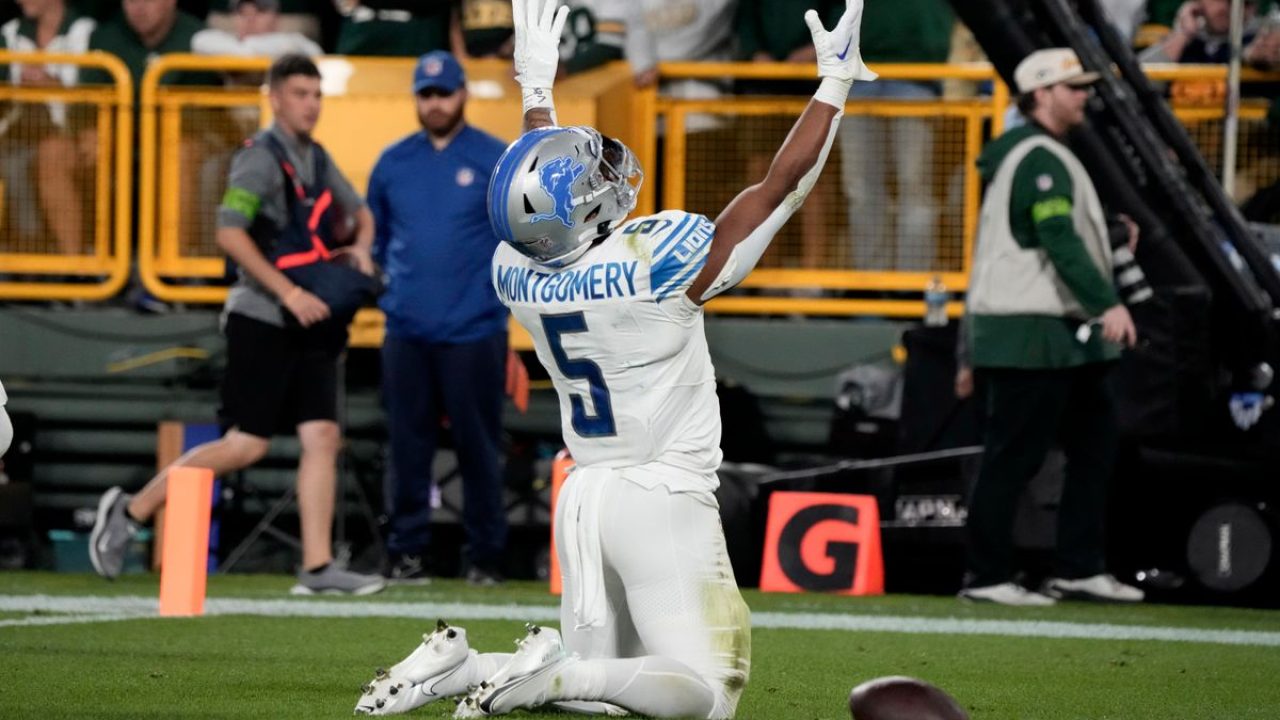 David Montgomery runs wild as Lions beat Packers 34-20 to take early  command of NFC North – KGET 17