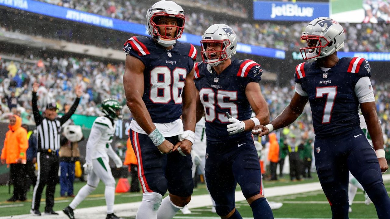 Patriots beat Jets 15-10 to extend their winning streak to 15 straight over  New York