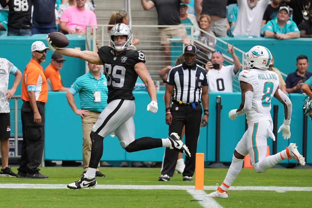 Raiders’ Brock Bowers and other NFL players celebrate TDs with Trump