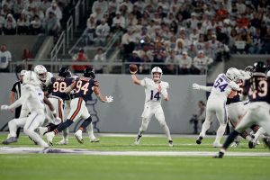 Vikings Win 7th Straight To Forge Tie For NFC North Lead With 30-12 ...