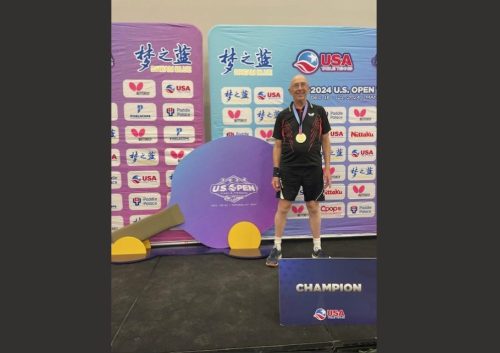 Mike Sturtevant receives medal at US Open Championship