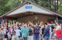 Twain Harte Area Chamber of Commerce kickoff to summer concert series with Ticket to Ride Electric