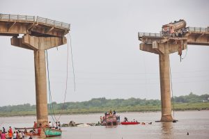 APTOPIX India Bridge Collapse