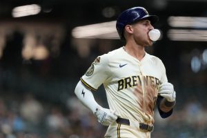Pirates Brewers Baseball