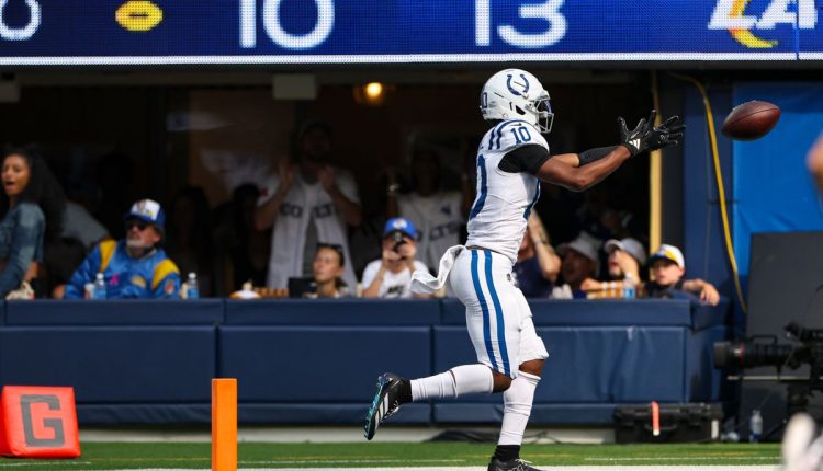 Colts Rams Football