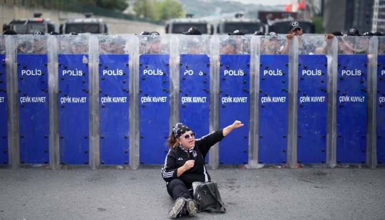 APTOPIX Turkey Opposition