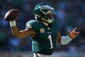 Broncos Eagles Football