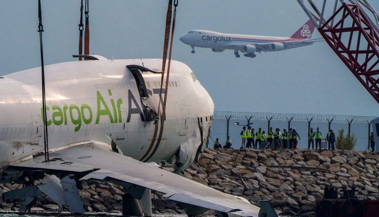 APTOPIX Hong Kong Plane
