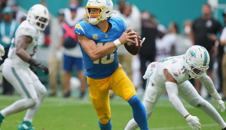 Chargers Dolphins Football