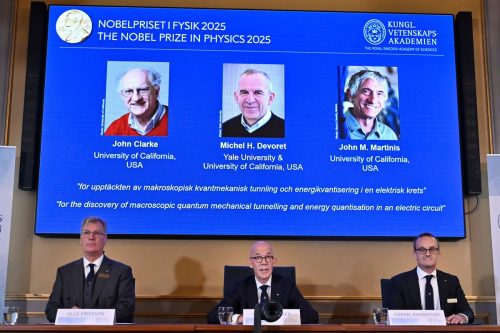 APTOPIX Nobel Physics