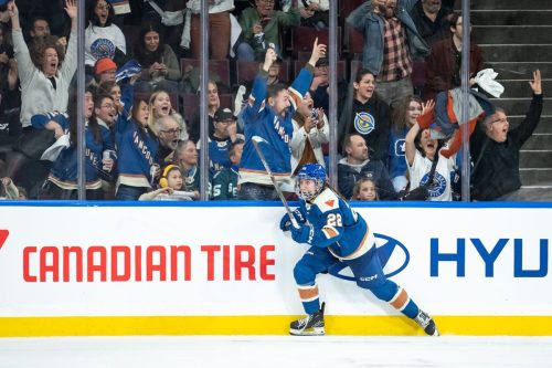 PWHL Goldeneyes Torrent Hockey