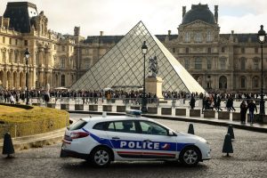 France-Louvre Robbery