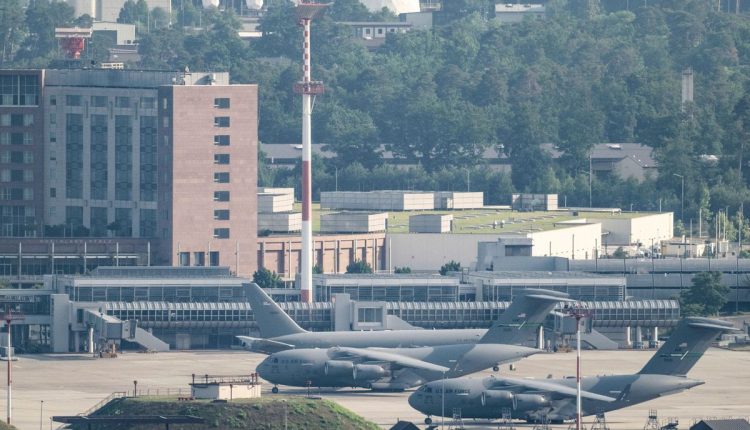 EU--US-Shutdown-Military-Bases