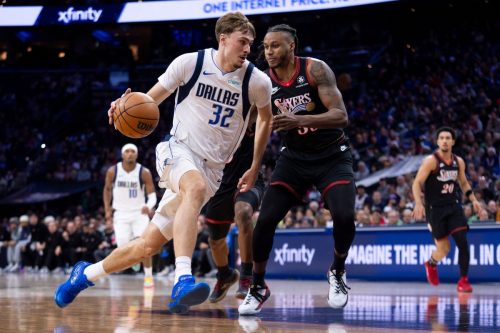 Mavericks 76ers Basketball