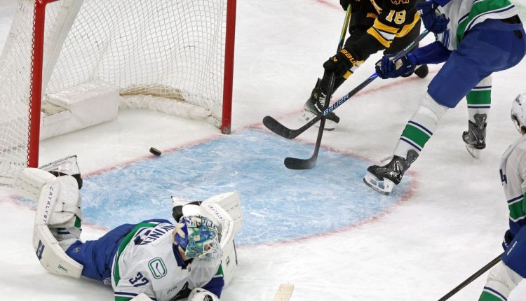 Canucks Bruins Hockey