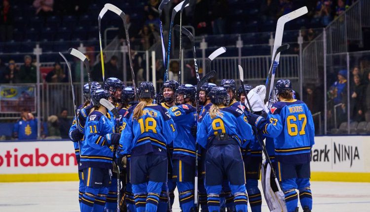 PWHL Charge Sceptres Hockey