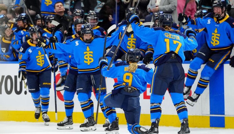 PWHL Goldeneyes Sceptres Hockey