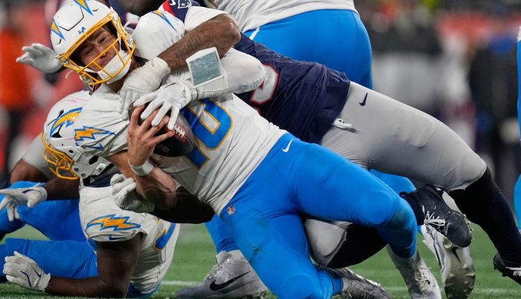 Chargers Patriots Football