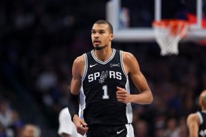 Spurs Mavericks Basketball