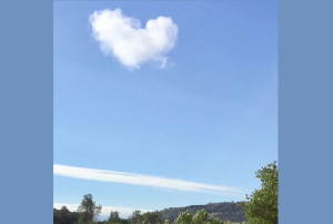 Heart-shaped cloud on a blue-sky day in the Mother Lode—Photo by Tori James, 2017