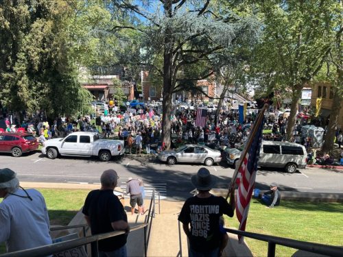 No Kings Protest in Sonora - Photo by Tracey Petersen