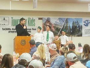 Assemblyman Tangipa thanks local youth volunteers at TuCare dinner