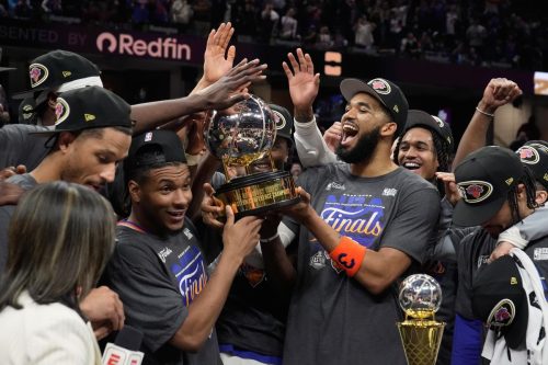 APTOPIX Knicks Cavaliers Basketball