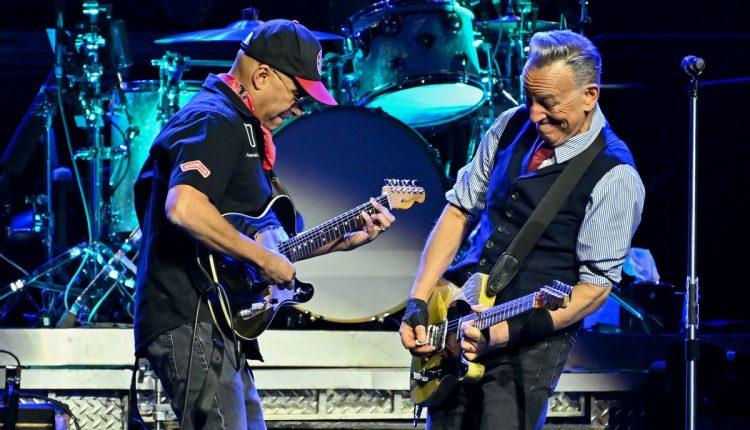 Bruce Springsteen and the E Street Band in Concert - New York