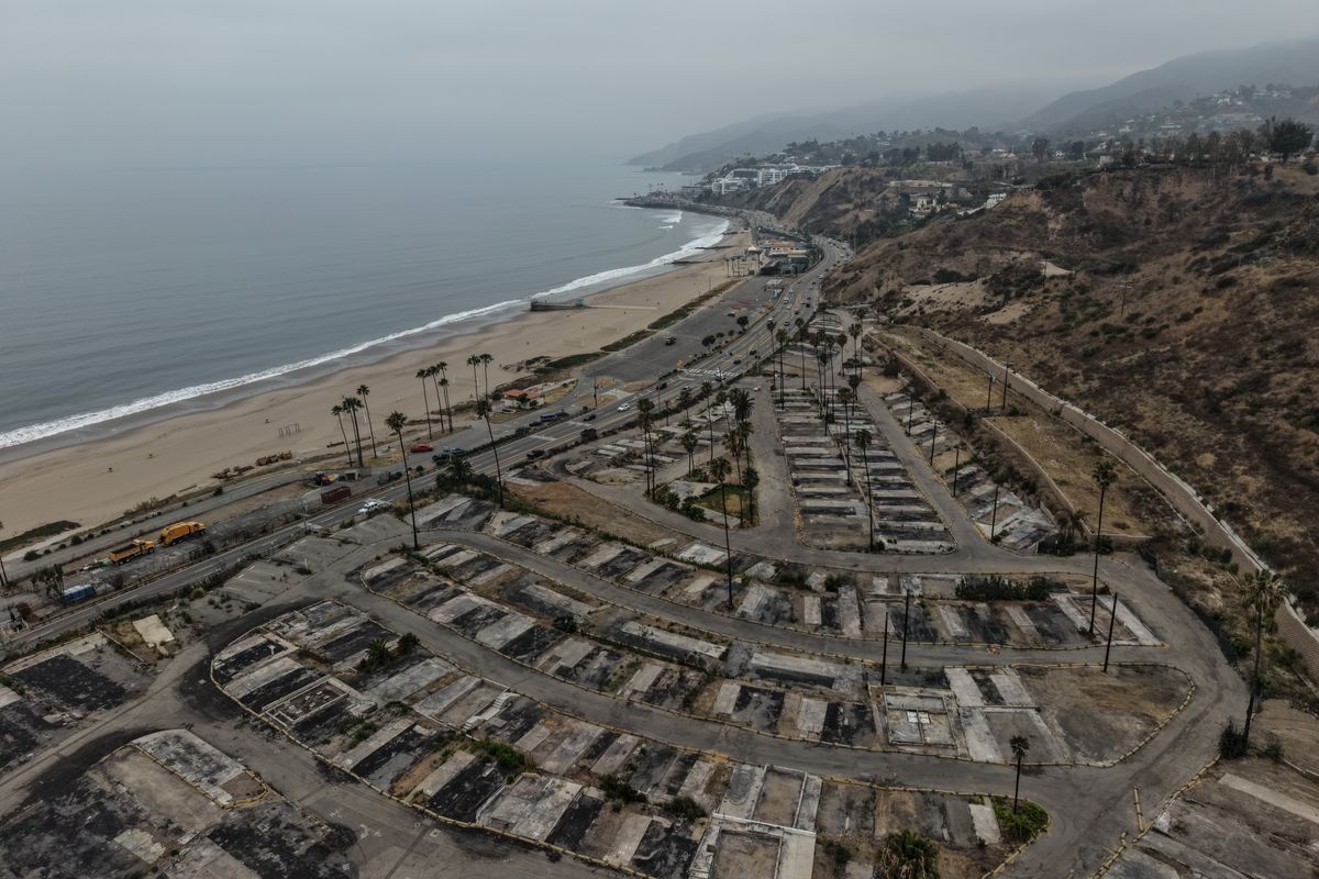 A deadlocked jury in the Palisades Fire trial leaves attorneys weighing next steps - my Mother Lode. com