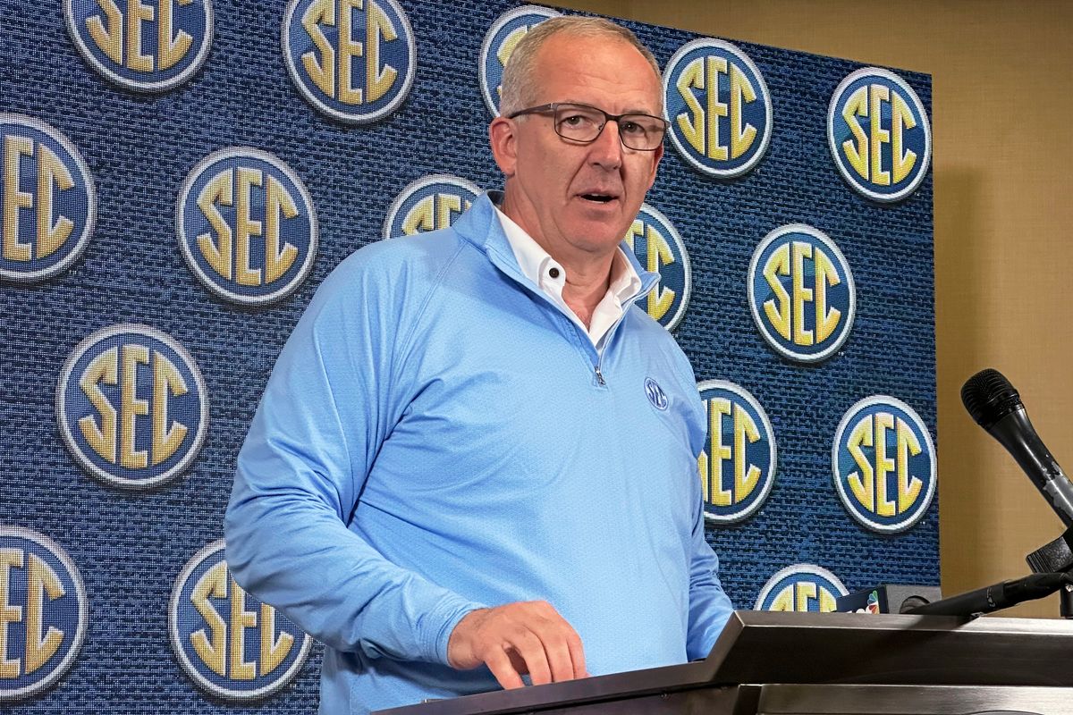 The Big Ten and SEC don’t like the college sports bill in Congress. Can they break away?