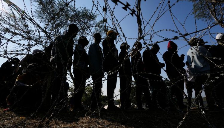 APTOPIX South Africa Migrants