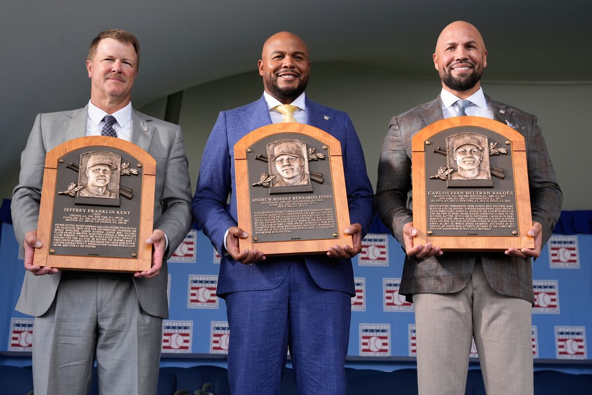 Beltrán, Jones and Kent pay tribute to home and family during Baseball Hall of Fame inductions