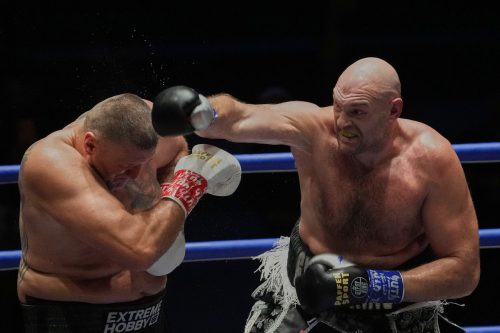 Thailand Boxing Fury Wach