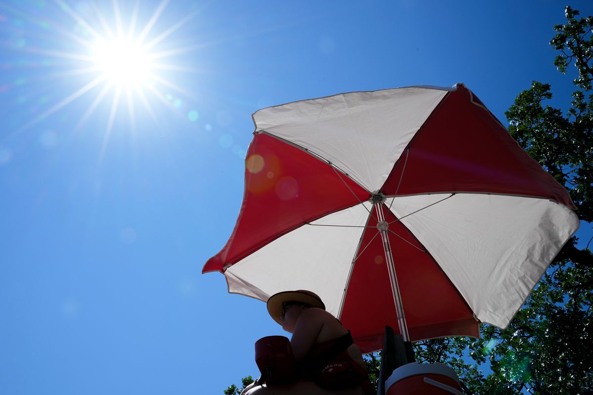 Sweltering heat wave grips central and southern US for a second straight day