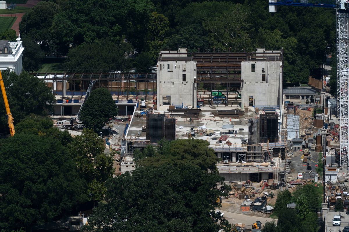 mymotherlode.com - AP News - Supreme Court lets White House continue construction on Trump's $400 million ballroom