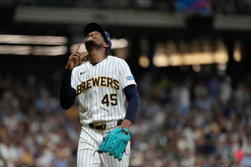 Twins Brewers Baseball