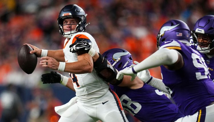 Vikings Broncos Football