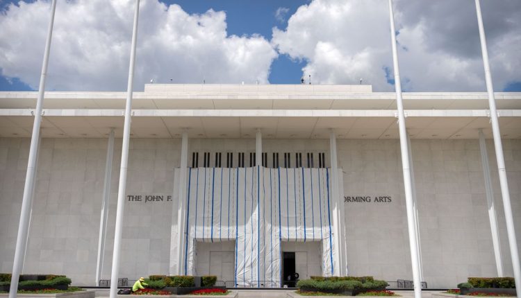 APTOPIX Kennedy Center