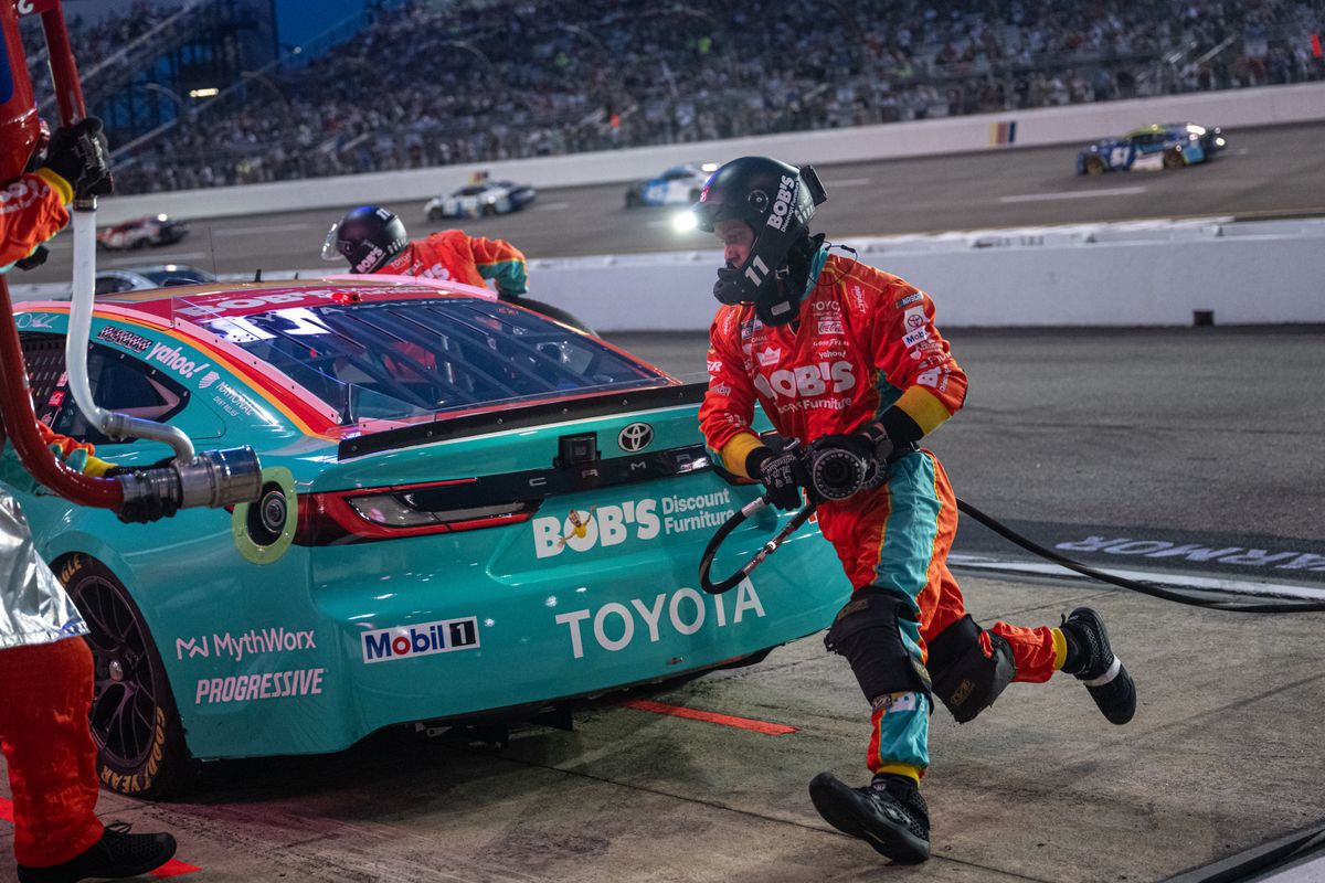 Chase Briscoe driving his race car at Darlington Raceway during the Southern 500