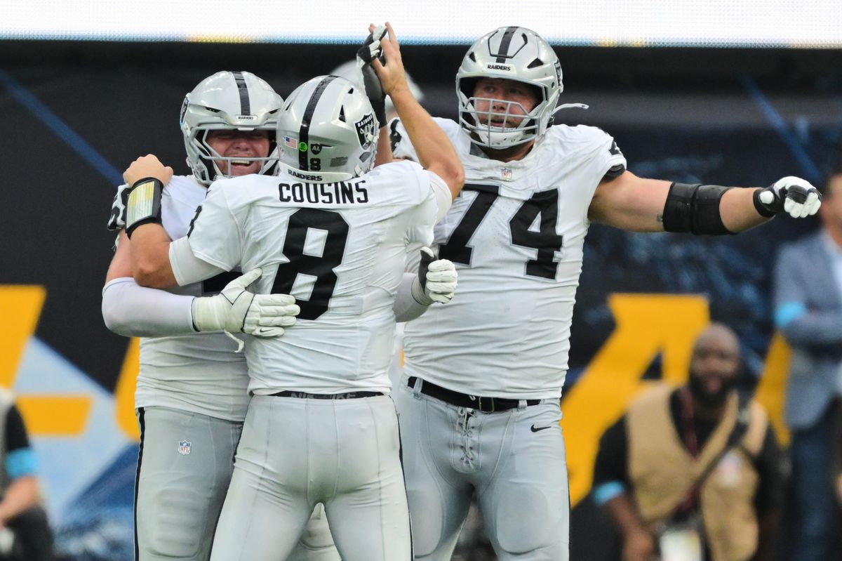 Kirk Cousins celebrating after throwing touchdown pass during Raiders Chargers results 2026