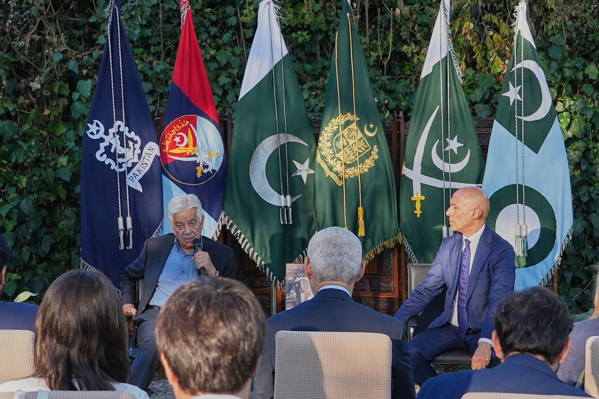 Pakistan Pledges Military Support for Saudi Arabia Against Houthis
