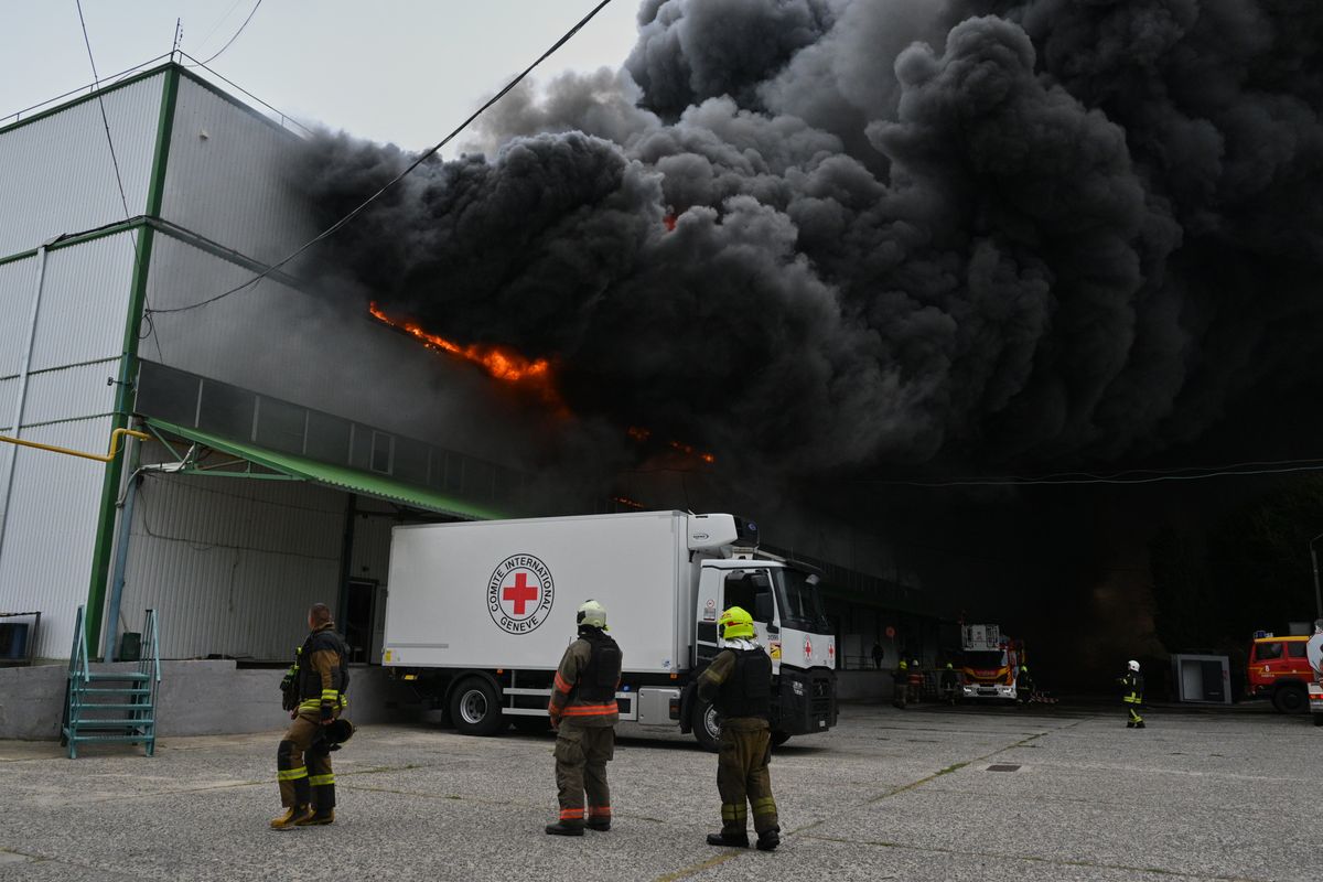 Trump calls on Ukraine to halt strikes on Russian diesel, saying attacks are causing a shortage - myMotherLode.com